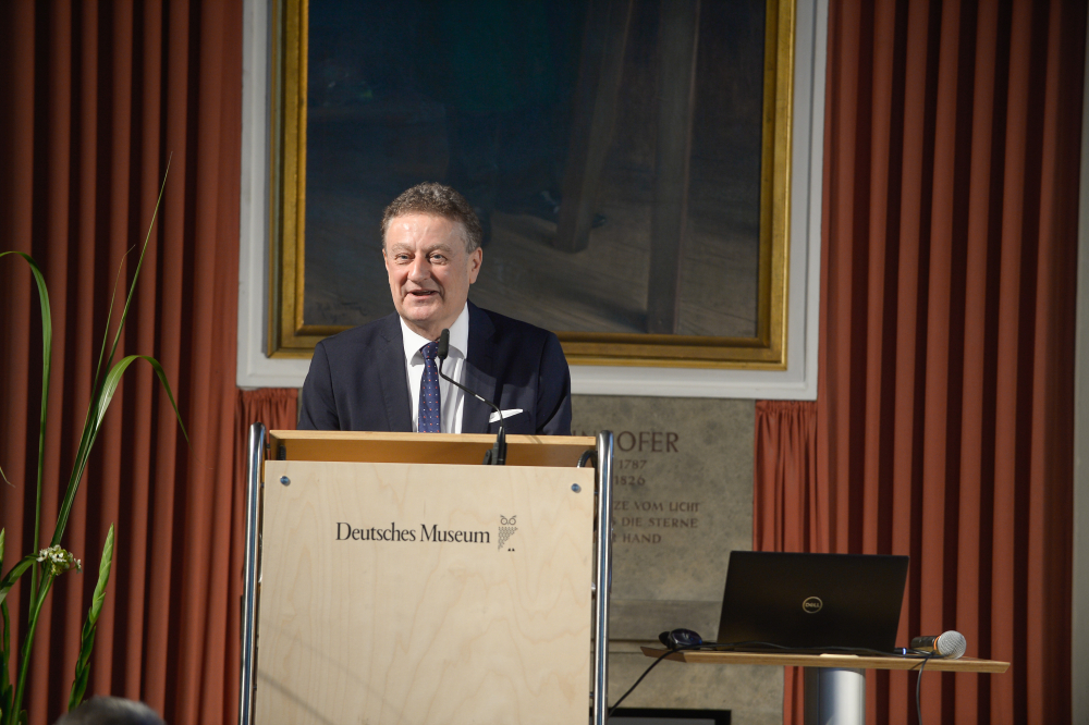 Prof. Dr. Wolfgang M. Heckl